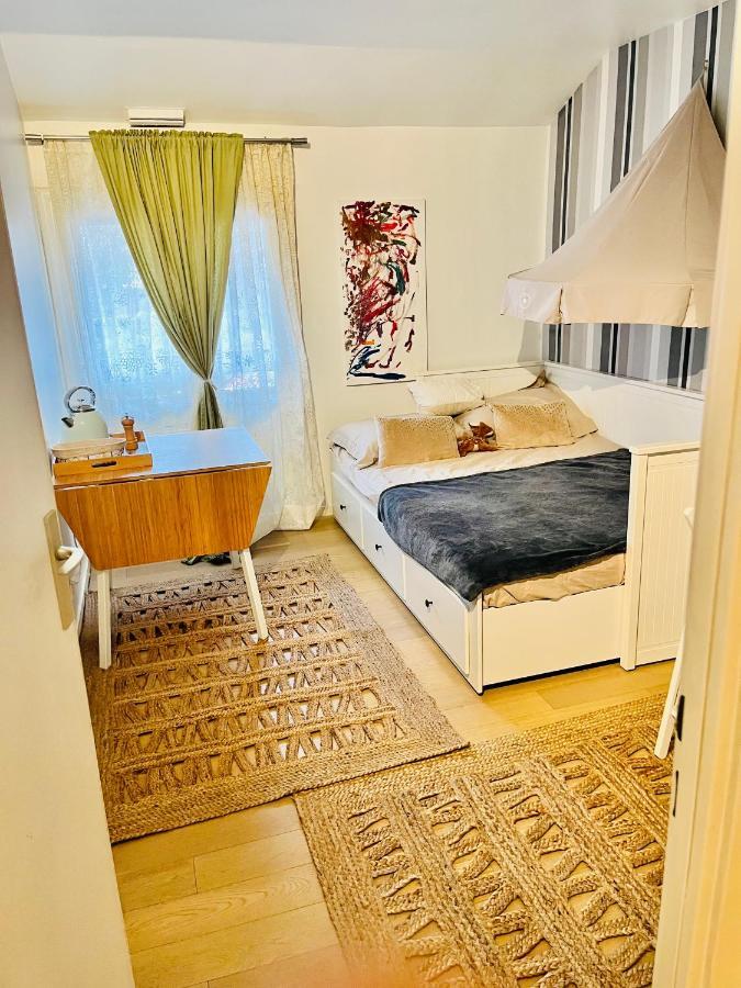 Private Rooms In A Tiny Home 4 Min Drive To Airport Cdg ,1 Private Bathroom Ideal For Families And Friends ロワシー・アン・フランス エクステリア 写真